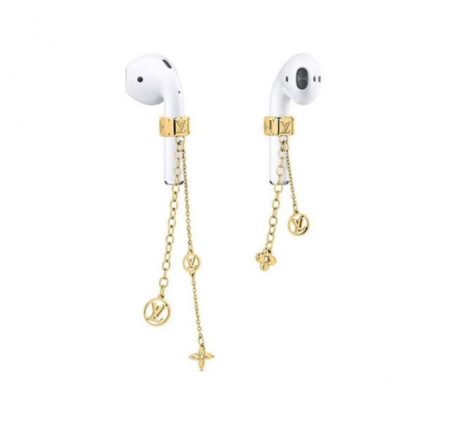 Объект желания: Эксклюзивные серьги Louis Vuitton на наушники Airpods