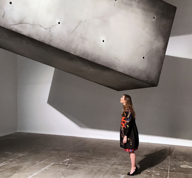 Парящая в воздухе металлическая махина Drifter: Читайте в новой рубрик #Exhibиционизм о современном искусстве
