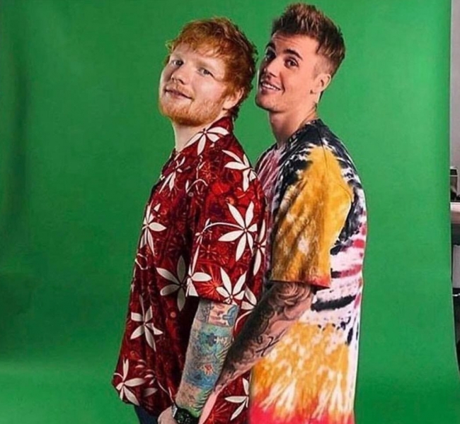 Коллективные галлюцинации: Эд Ширан и Джастин Бибер представили трип-ролики "I Don’t Care"