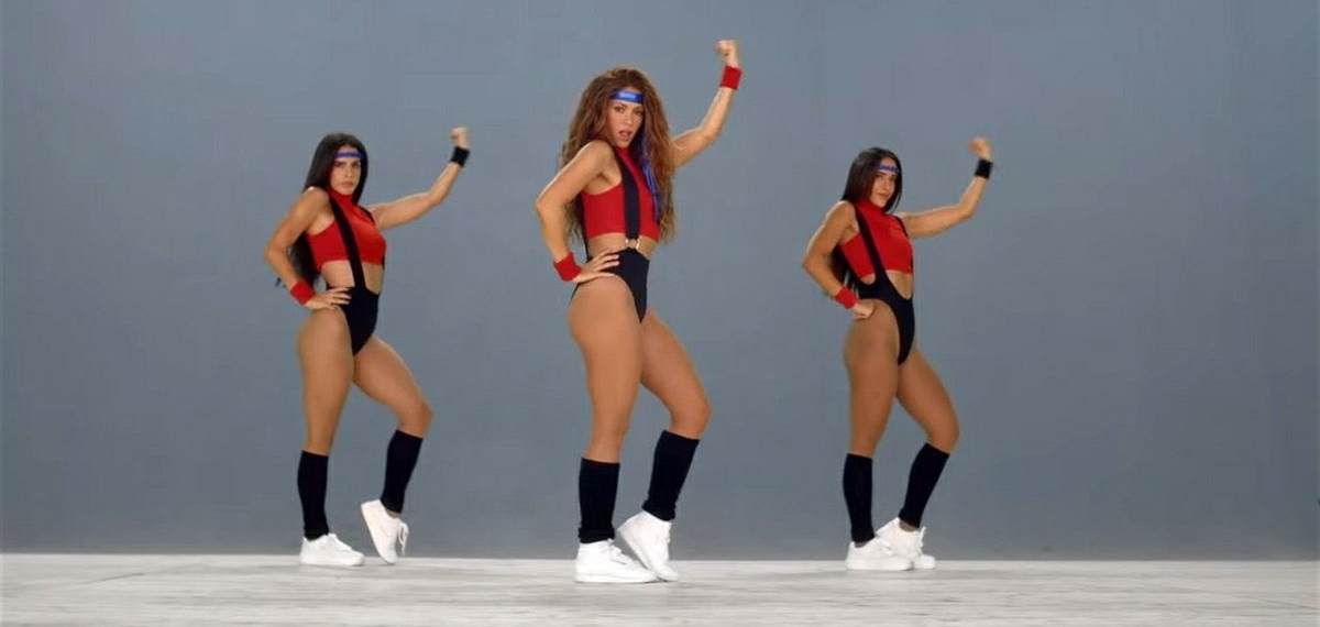 Звезды 2000-х: Шакира и Black Eyed Peas представили совместный клип Girl Like Me