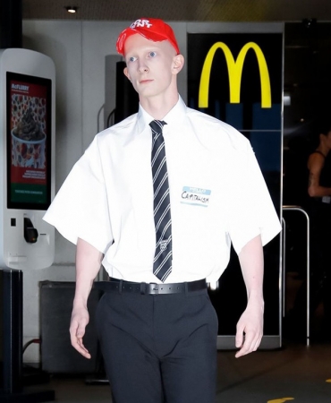 «Вільна каса!»: Vetements провели показ в McDonald's