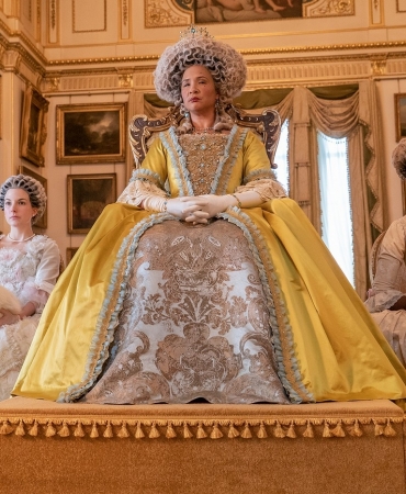 Netflix объявляет о спин-оффе нашумевшего сериала «Бриджертон» о молодой королеве Шарлотте