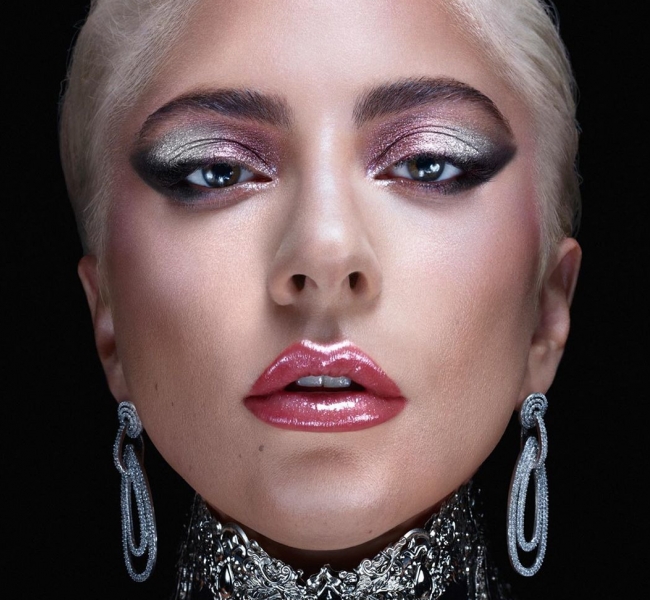 «Я никогда не чувствовала себя красивой»: Леди Гага представляет собственный beauty-бренд Haus Laboratories для всех