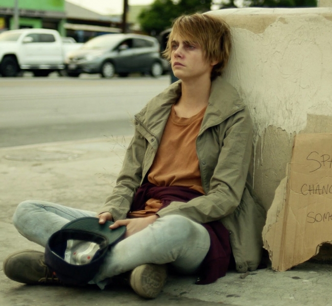 Наркозависимая Кара Делевинь в клипе бывшего бездомного The Spencer Lee Band