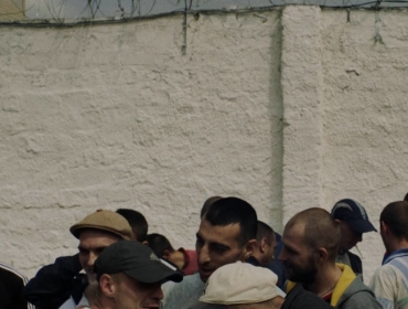 Американская группа Slenderbodies представили клип, снятый в киевской тюрьме с участием реальных заключенных