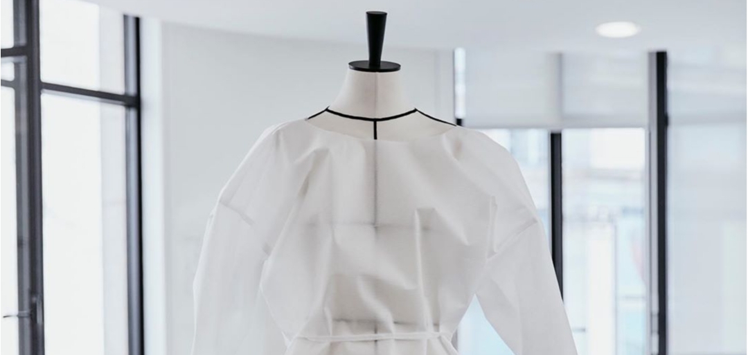 Louis Vuitton отдают собственное ателье под производство особых платьев для врачей