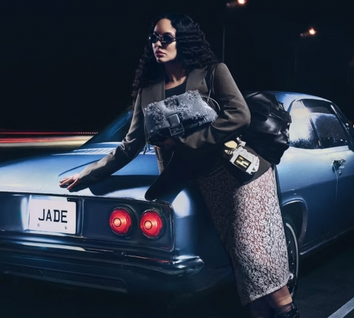 FENDI представляє оновлену Mamma Baguette Bag за участю Jade Thirlwall