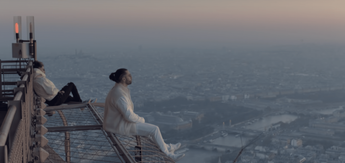 Французский рэп и эксклюзив Off-White™ на вершине Эйфелевой башни: Вирджил Абло разработал особую куртку для клипа PNL