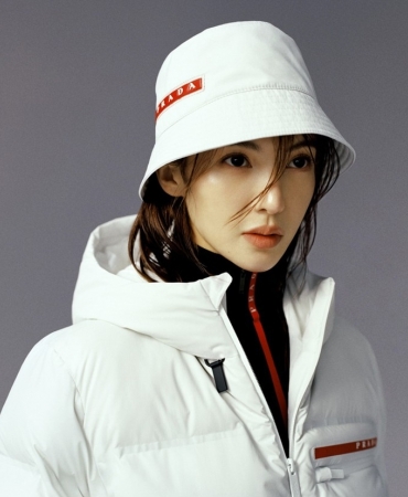 Новые технологии и молодые инфлюенсеры в новом кампейне Prada Linea Rossa