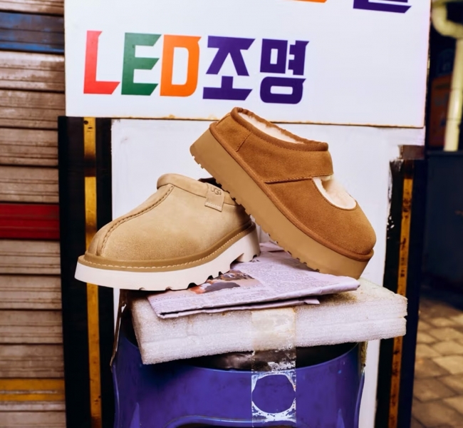 Трендовий комфорт: UGG випускає Mary Jane з овчиною та платформою