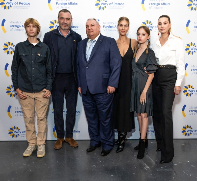 Відомий голлівудський актор Лів Шрайбер завітав на благодійний вечір фонду «Way of peace» в Нью-Йорку
