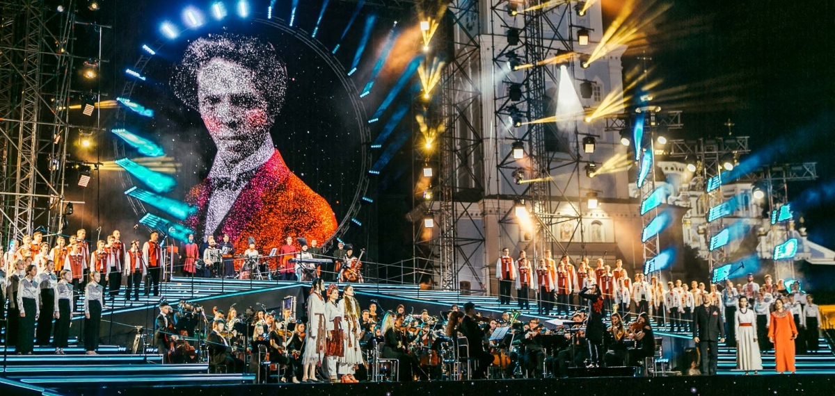 Звездные гости и невероятные версии народных песен: концерт «Ковчег «Україна» продолжает марафон телепроектов 1+1