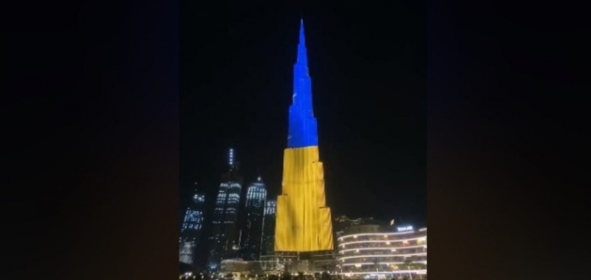 Ко Дню Независимости: Самый высоки небоскреб в мире подсветили в цвета украинского флага