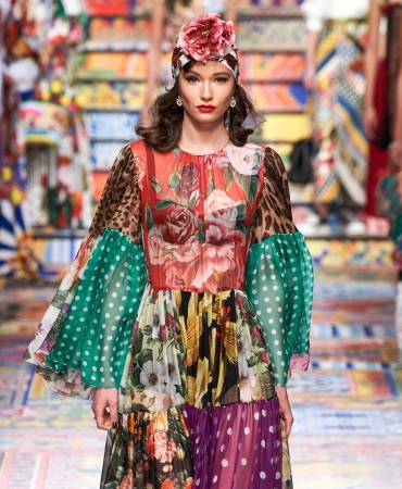 Тренд или вынужденные меры? Dolce & Gabbana представили коллекцию Spring 2021, сшитую из лоскутов