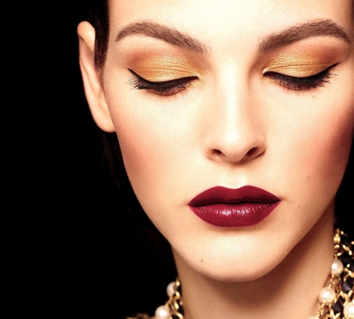 Chanel Beauty черпает вдохновение из культового символа Дома — золотой цепочки