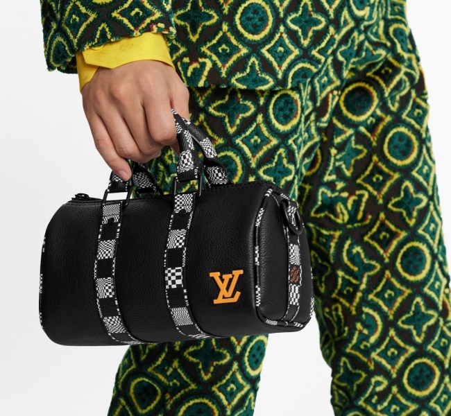 Louis Vuitton представили обновленную XS-линию культовых сумок