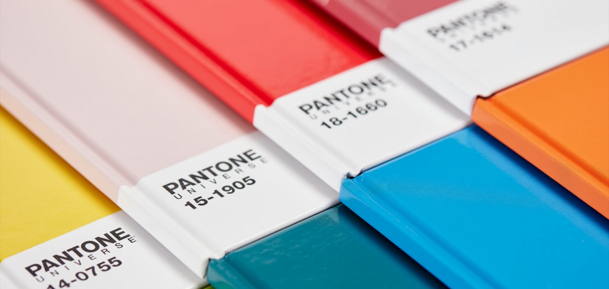 Быть в тренде: Pantone назвал самые модные цвета сезона весна-лето 2020