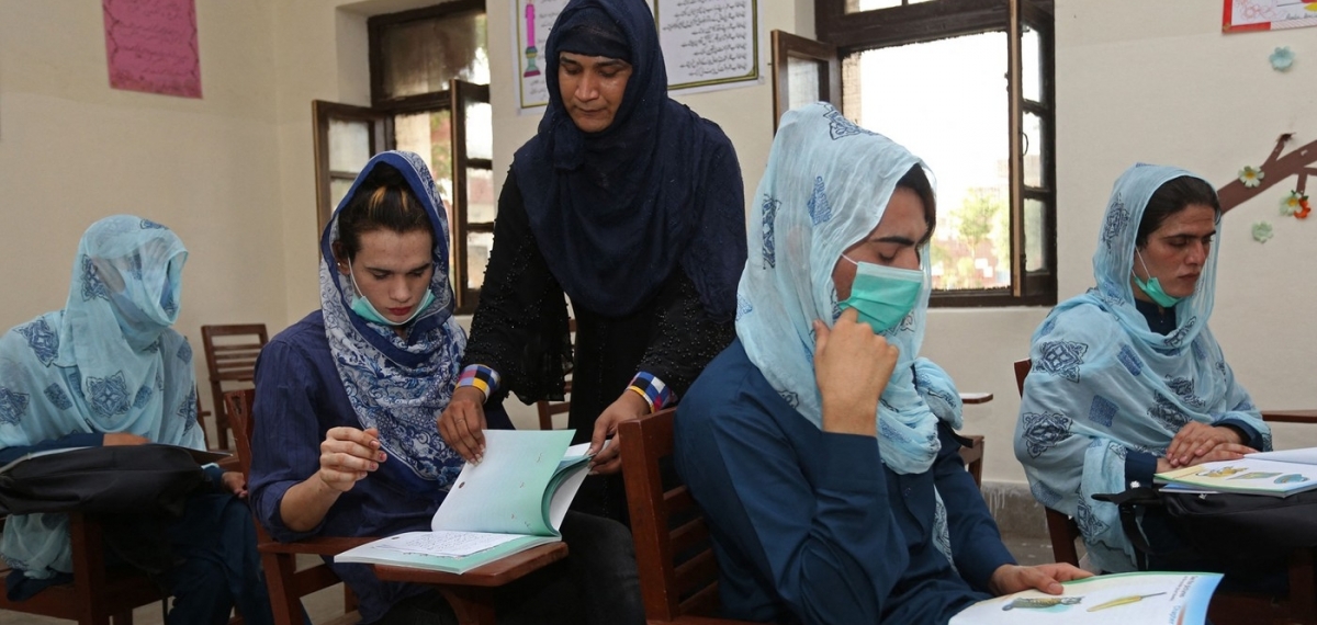 Смелое решение: В Пакистане открыли государственную школу для трансгендерных студентов и учителей