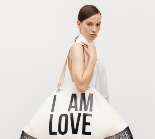 I AM LOVE: Elena Burenina представила капсулу ко Дню влюбленных