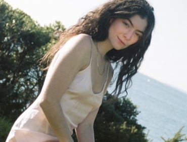 Как стать старше: Lorde выпустила очень красивый сингл о взрослении