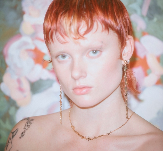 Вдохновленный посланием поэта: JW Anderson отдает дань уважения Оскару Уайльду