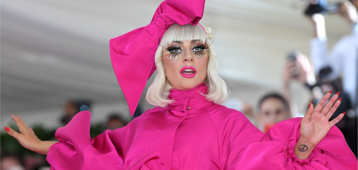Для людей без определенного гендера: Леди Гага станет лицом нового аромата от Valentino