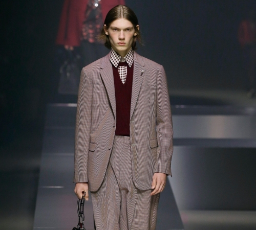 Fendi переосмысливает бурные двадцатые в коллекции FW22