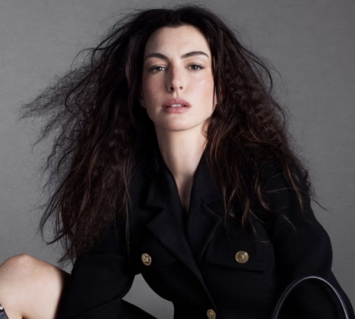 Anne Hathaway та Cillian Murphy очолюють кампанію VERSACE Icons