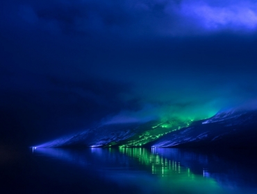 Это надо видеть! Финский художник подсветил 5 км гор и создал невероятную инсталляцию