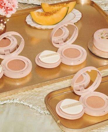 Создайте аристократический образ с бьюти-кушоном Gucci