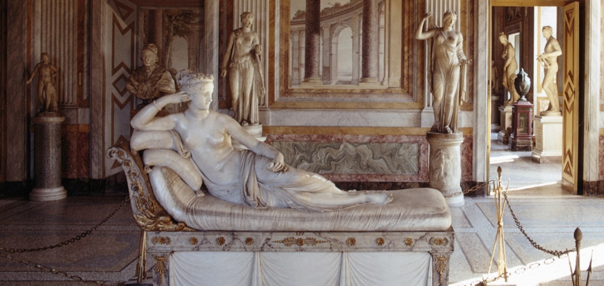 Insta-вандализм: Турист хотел сделать селфи в музее и отломал пальцы статуе 19 века