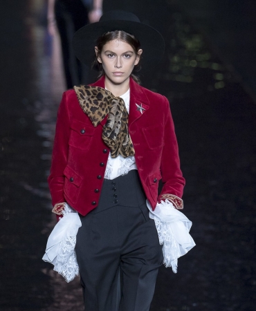 Огни ночного Париже в новой коллекции Saint Laurent