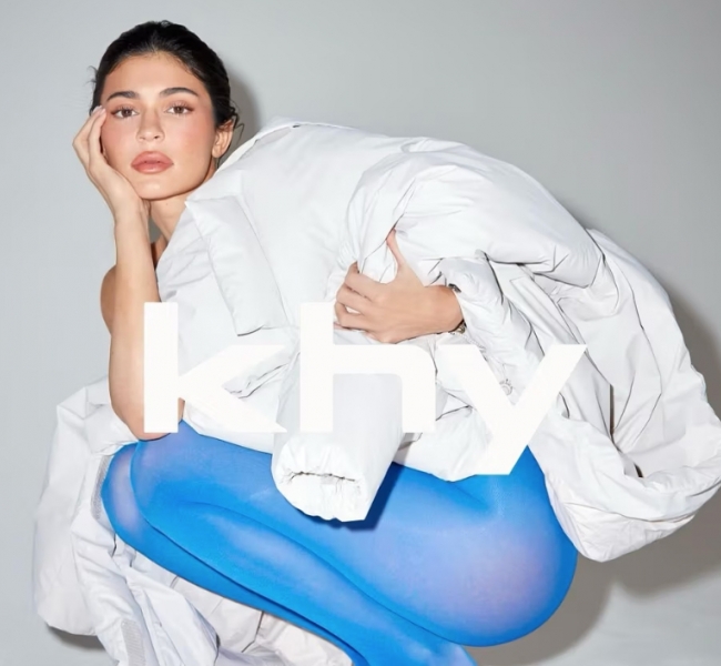 Kylie Jenner представляє зимовий дроп KHY PREPS