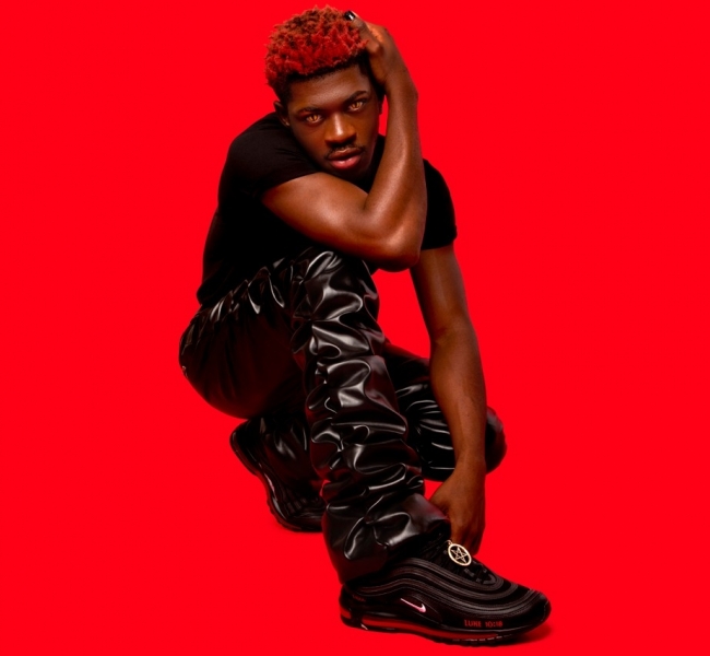Nike подает в суд из-за "кроссовок сатаны" рэпера Lil Nas X с человеческой кровью