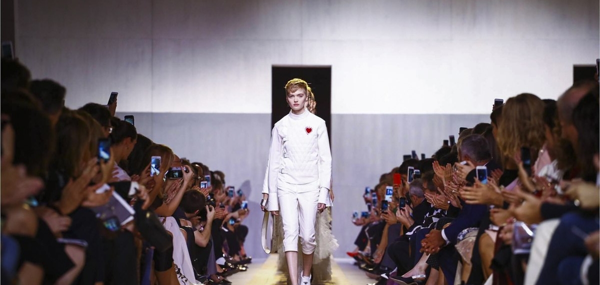 Дебютная коллекция Марии Грации Кьюри для Christian Dior