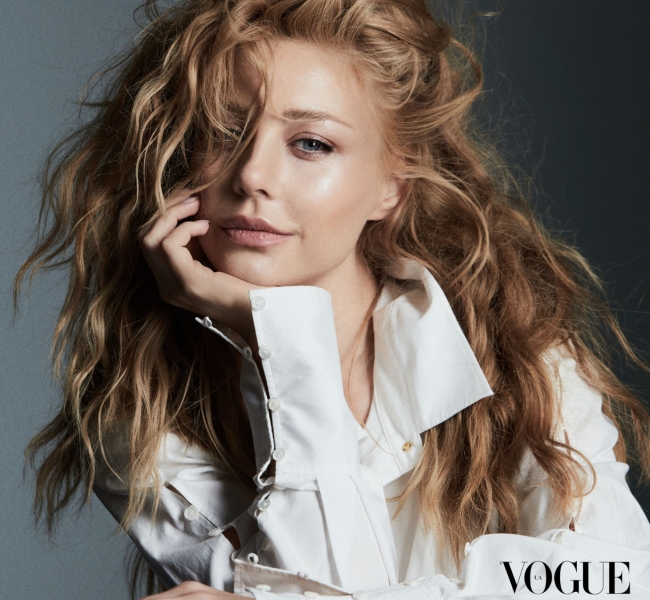 Роскошная Тина Кароль: Впервые в истории на обложке книги VOGUE украинская певица