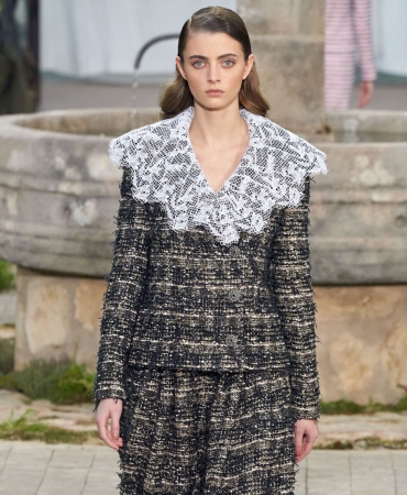 Сама невинность: Chanel посвятили коллекцию монастырю, в котором росла Коко Шанель