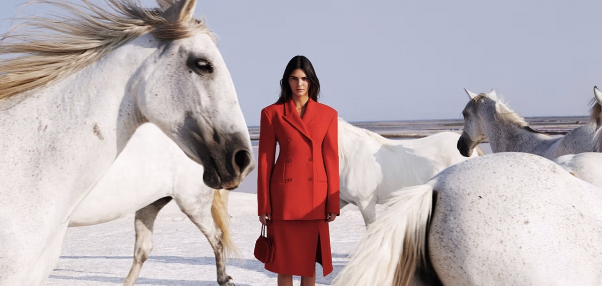 Kendall Jenner в кампанії Stella Mccartney «Зима 23»