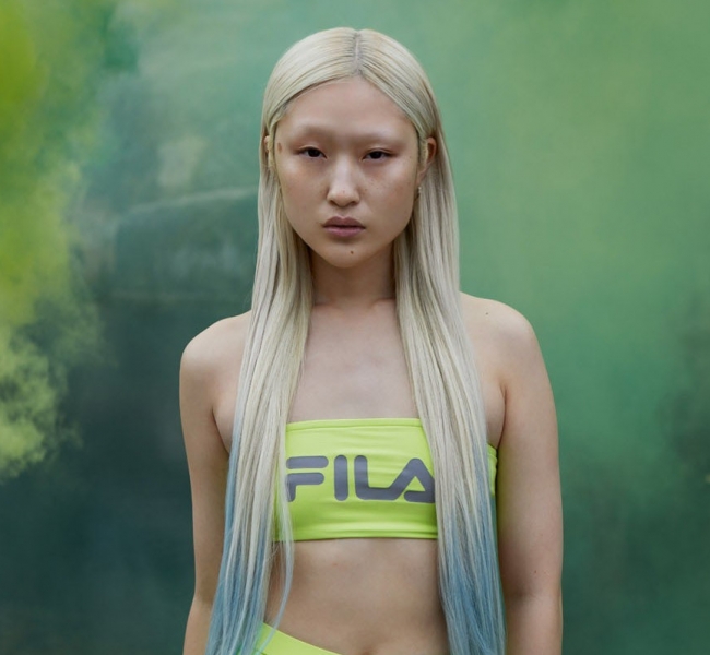 Дым и скалы: Футуристическая коллаборация FILA х Weekday для лесных трипов