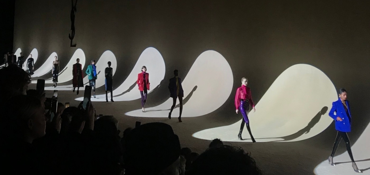 Saint Laurent возвращается на Неделю Моды в Париже