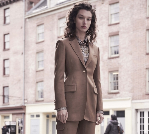 Утонченная сексуальность в Pre-Fall 2019 от Roberto Cavalli