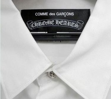 COMME des GARÇONS и Chrome Hearts создали ограниченную коллекцию одежды.