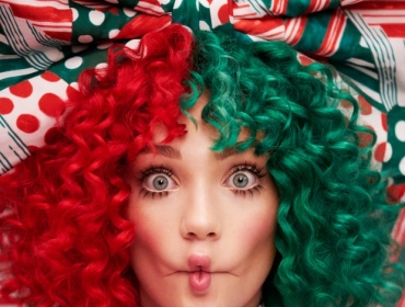 Sia анонсировала выход рождественского альбома "Everyday is Christmas"