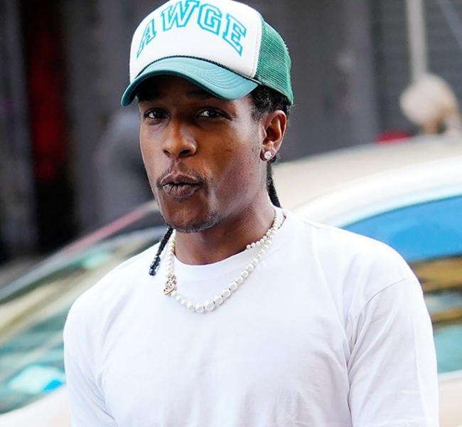 Первый взгляд: A$AP Rocky замечен в неизданной моделе слипонов из коллаборации с Vans