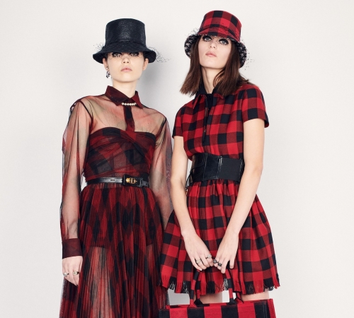 Современные «Teddy Girls»: Оцените новые роскошные шляпы Dior